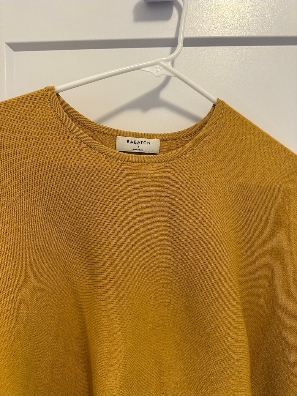 Aritzia Babaton Mustard Yellow Balloon Sleeve Sweater Size Small Women’s - Picture 5 of 8